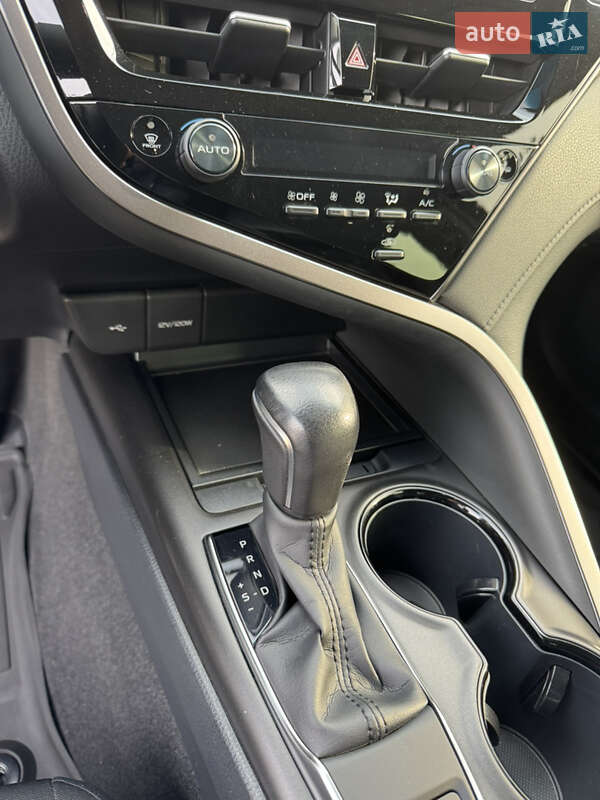 Седан Toyota Camry 2021 в Барановке