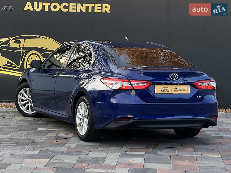 Седан Toyota Camry 2018 в Киеве