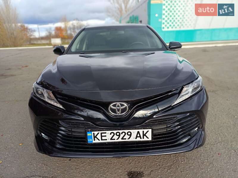 Седан Toyota Camry 2020 в Павлограде