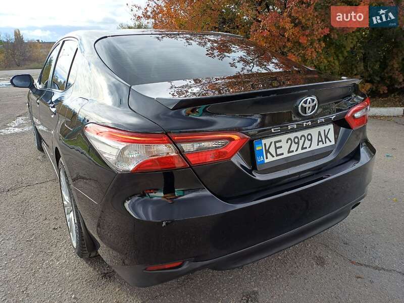 Седан Toyota Camry 2020 в Павлограде