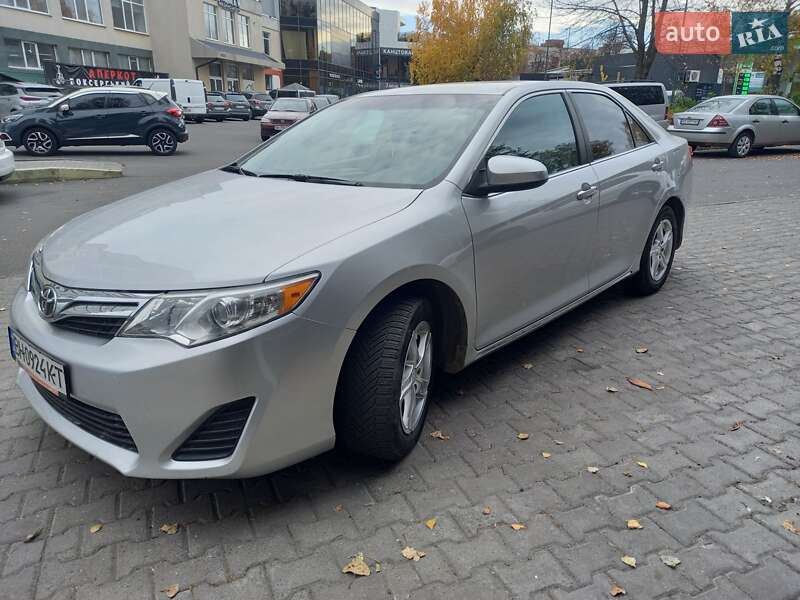 Седан Toyota Camry 2013 в Хмельницком фото Седан Toyota Camry 2013 в Хмельницком