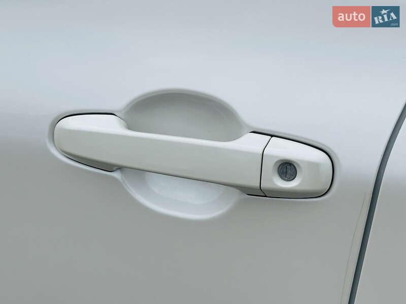 Седан Toyota Camry 2017 в Харькове