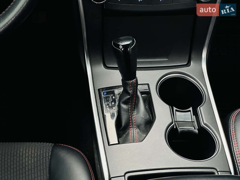 Седан Toyota Camry 2017 в Харькове