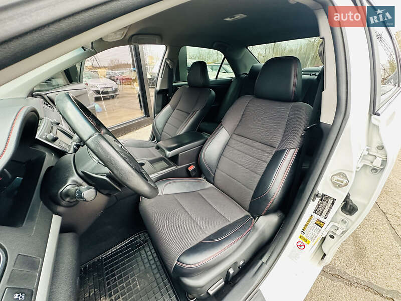 Седан Toyota Camry 2017 в Харькове