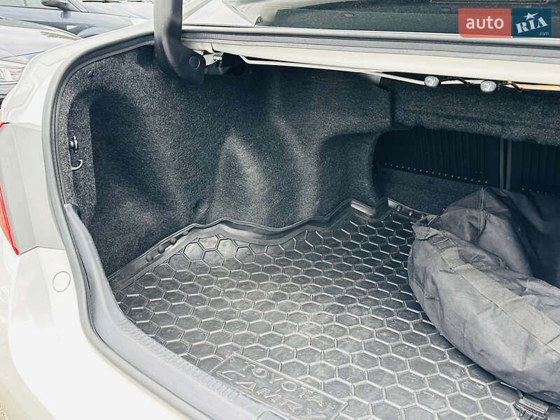 Седан Toyota Camry 2017 в Харькове