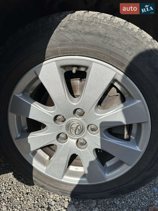 Седан Toyota Camry 2006 в Днепре