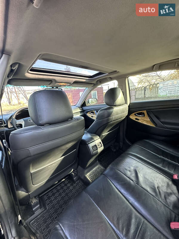 Седан Toyota Camry 2006 в Днепре