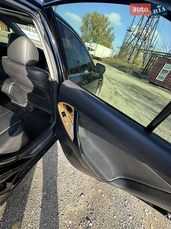 Седан Toyota Camry 2006 в Днепре