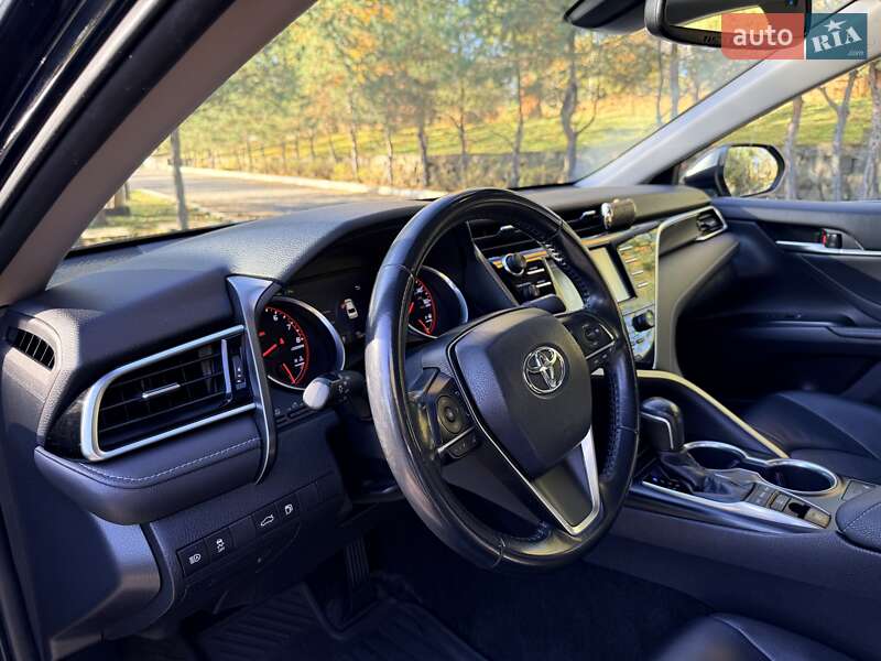 Седан Toyota Camry 2017 в Кременчуці