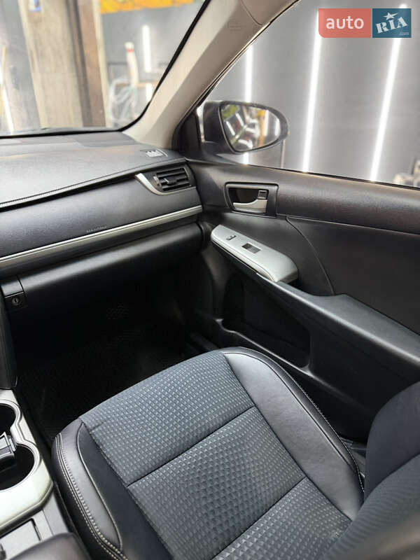 Седан Toyota Camry 2014 в Киеве фото 14 Седан Toyota Camry 2014 в Киеве