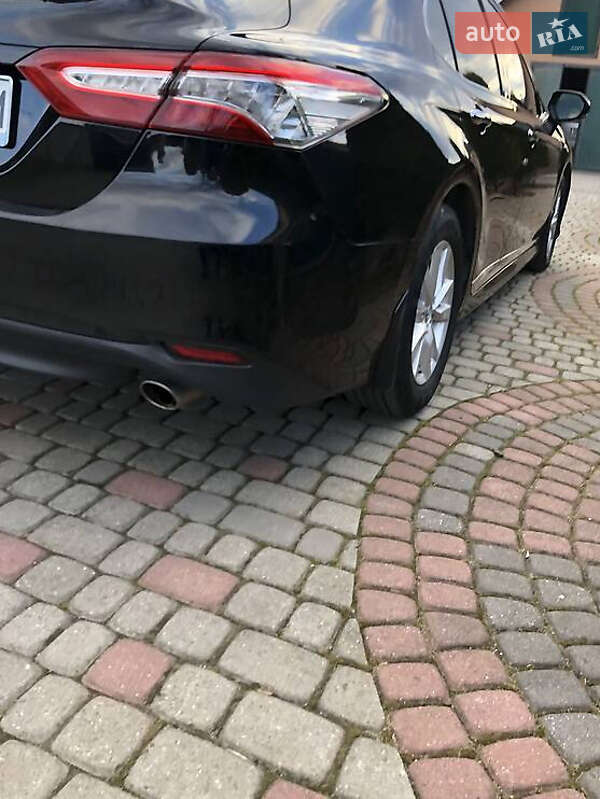 Седан Toyota Camry 2017 в Красном фото 7 Седан Toyota Camry 2017 в Красном