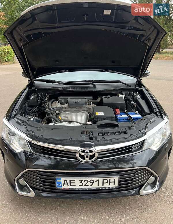 Седан Toyota Camry 2017 в Кривом Роге