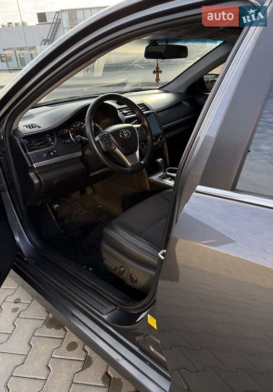 Седан Toyota Camry 2013 в Харькове