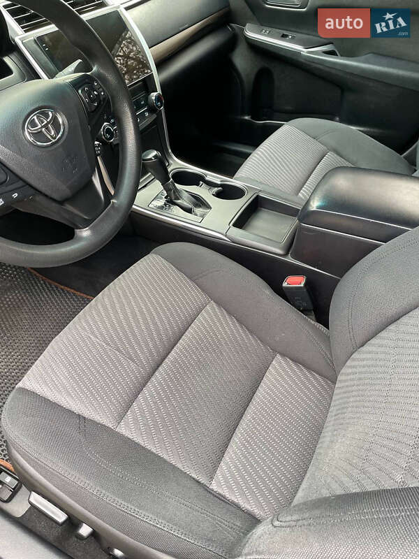 Седан Toyota Camry 2015 в Києві