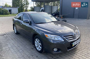 Седан Toyota Camry 2011 в Днепре