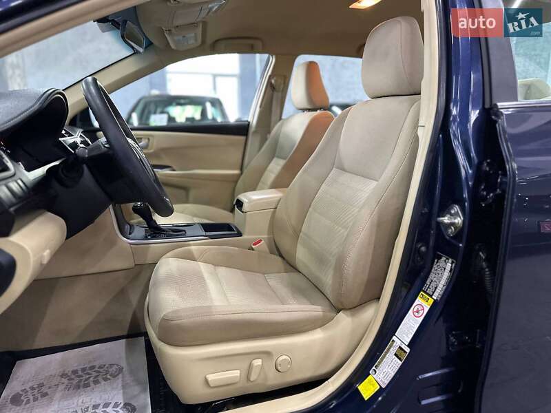 Седан Toyota Camry 2015 в Кам'янському
