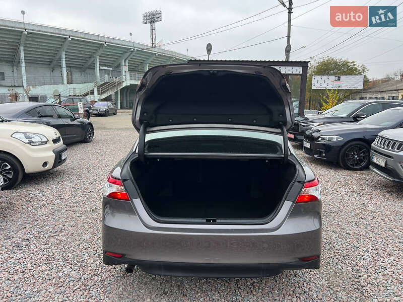 Седан Toyota Camry 2018 в Полтаві