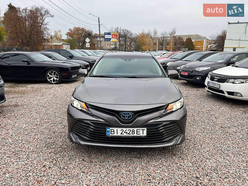 Седан Toyota Camry 2018 в Полтаві