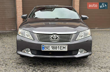 Седан Toyota Camry 2012 в Софіївській Борщагівці