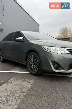 Седан Toyota Camry 2013 в Києві