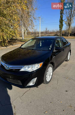 Седан Toyota Camry 2012 в Кривом Роге