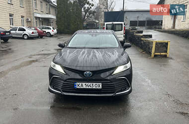 Седан Toyota Camry 2022 в Киеве