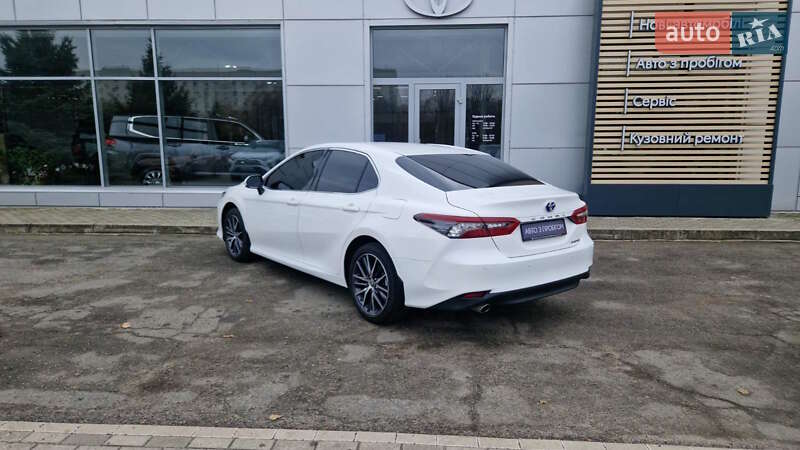 Седан Toyota Camry 2023 в Кропивницком