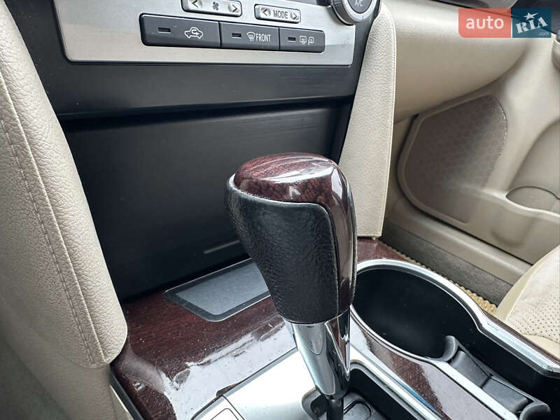 Седан Toyota Camry 2014 в Киеве