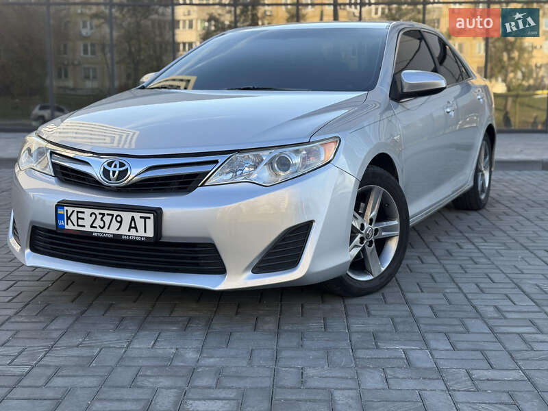 Седан Toyota Camry 2014 в Днепре фото 5 Седан Toyota Camry 2014 в Днепре