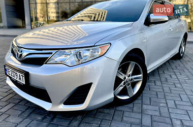 Седан Toyota Camry 2014 в Дніпрі