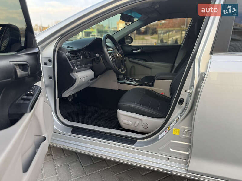 Седан Toyota Camry 2014 в Днепре фото 11 Седан Toyota Camry 2014 в Днепре