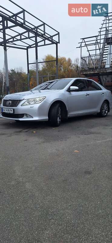 Седан Toyota Camry 2012 в Киеве