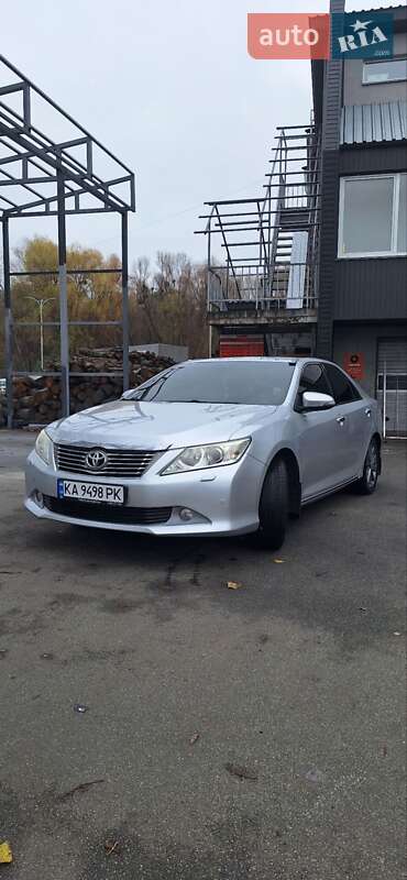Седан Toyota Camry 2012 в Киеве