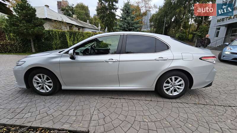 Седан Toyota Camry 2018 в Киеве