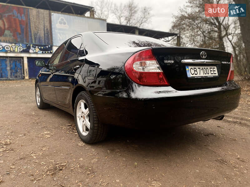 Седан Toyota Camry 2002 в Чернигове
