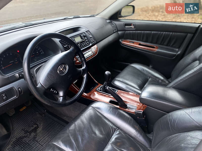 Седан Toyota Camry 2002 в Чернигове