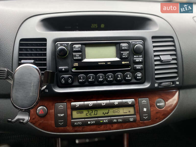 Седан Toyota Camry 2002 в Чернигове