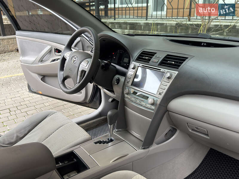Седан Toyota Camry 2009 в Одессе