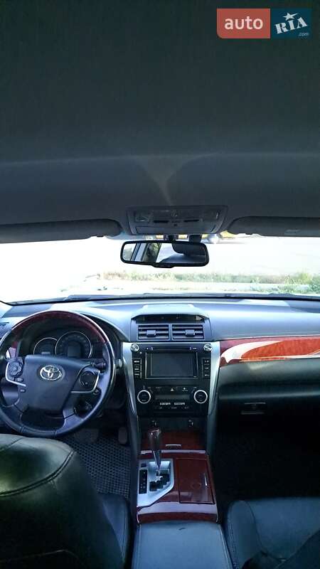 Седан Toyota Camry 2012 в Полтаве