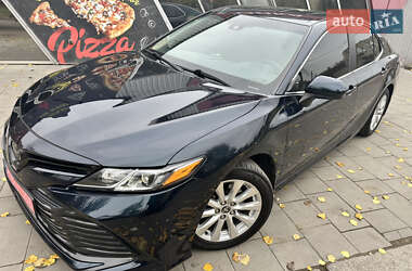 Седан Toyota Camry 2020 в Николаеве