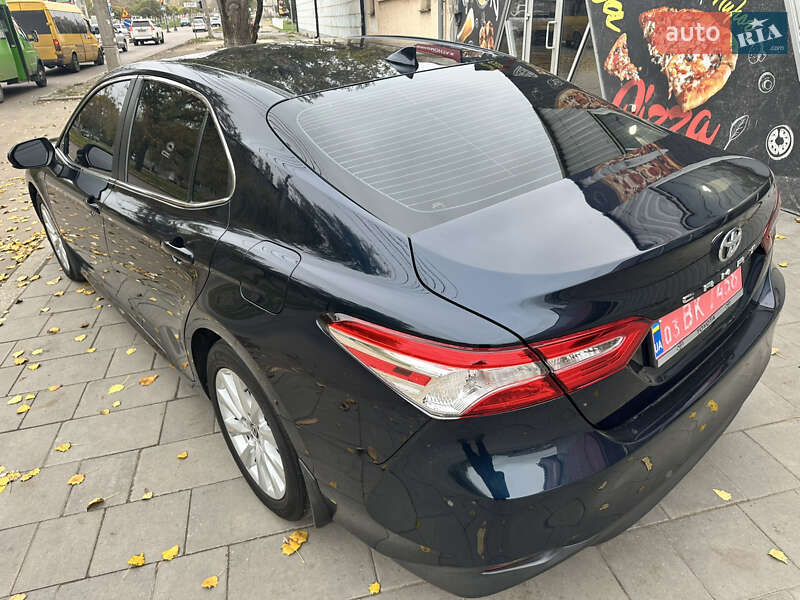 Седан Toyota Camry 2020 в Миколаєві