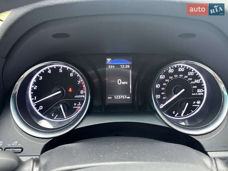 Седан Toyota Camry 2020 в Миколаєві