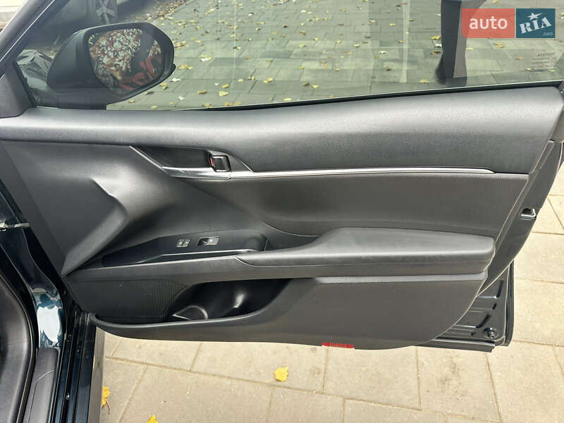 Седан Toyota Camry 2020 в Миколаєві