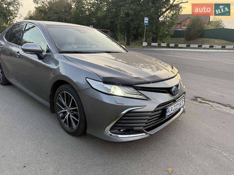Toyota Camry 2021