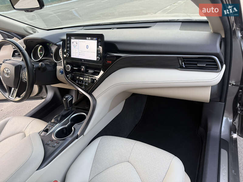 Седан Toyota Camry 2021 в Киеве