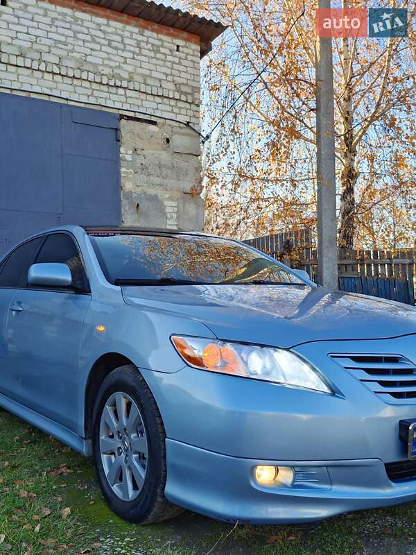 Седан Toyota Camry 2006 в Глухове