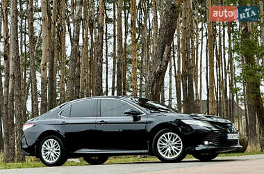 Седан Toyota Camry 2020 в Житомире