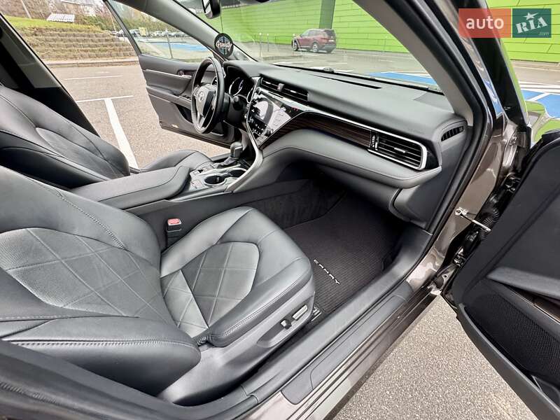 Седан Toyota Camry 2019 в Києві фото 46 Седан Toyota Camry 2019 в Києві
