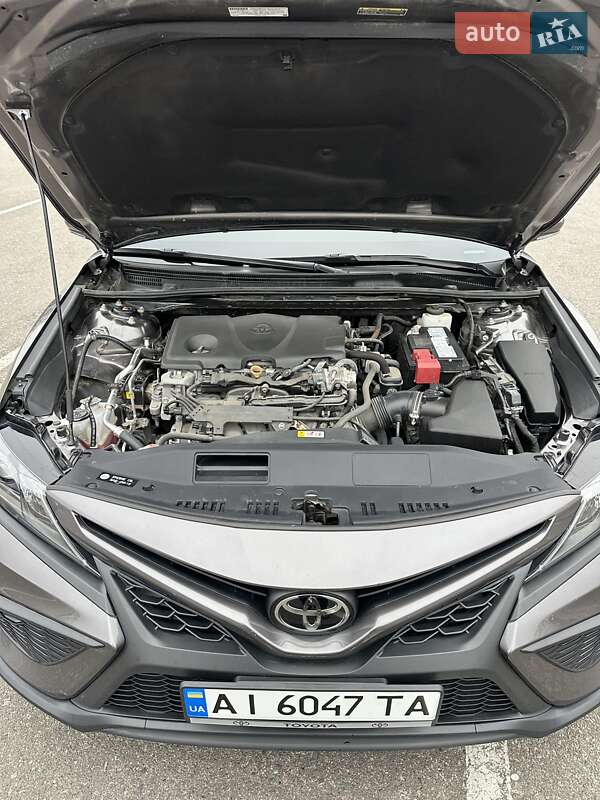 Седан Toyota Camry 2023 в Киеве