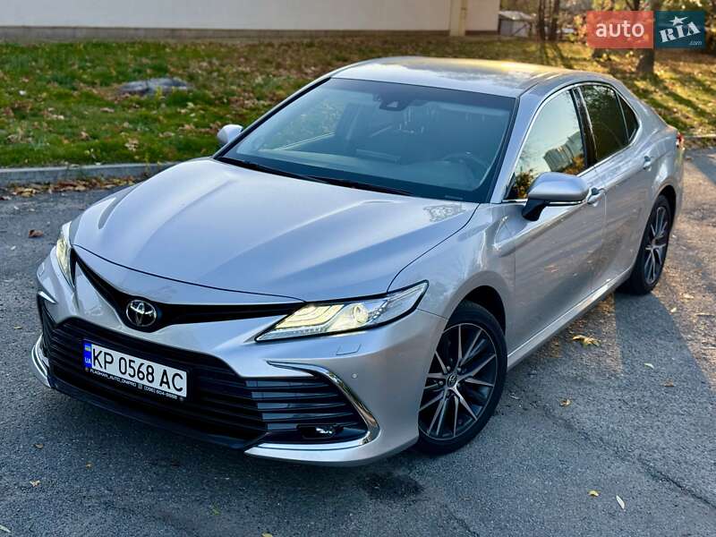 Седан Toyota Camry 2021 в Днепре